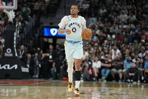 高效！凯尔登-约翰逊9投7中&三分2中1 得到19分6板1助