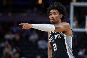 马刺官方:榜眼哈珀因左小腿受伤 本场比赛不会回归 马刺官方:榜眼哈珀因左小腿受伤 本场比赛不会回归