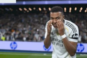 姆巴佩进球后的庆祝是献给一个11岁患病孩子,赛前就承诺这么做 姆巴佩进球后的庆祝是献给一个11岁患病孩子,赛前就承诺这么做