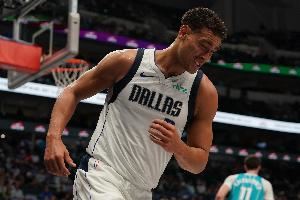 队魂Buff？德怀特·鲍威尔没进球的比赛独行侠0胜8负 反之3胜1负